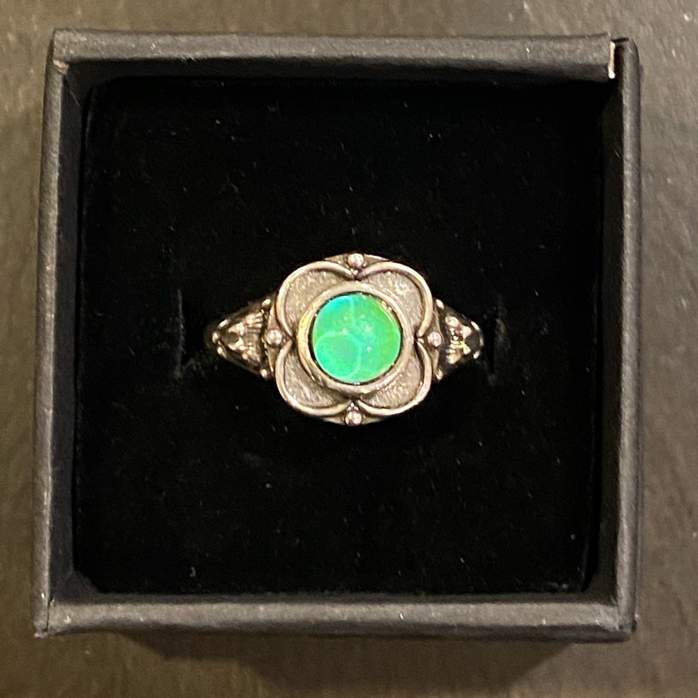 Flower Design 6mm Round Stone Sterling Silver Mood Ring + Color Chart & Gift Box